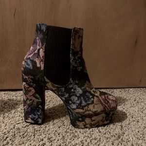 Floral platform boots